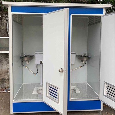 Bagno multigiocatore mobile esterno prefabbricato con elettricità, idraulica e isolamento